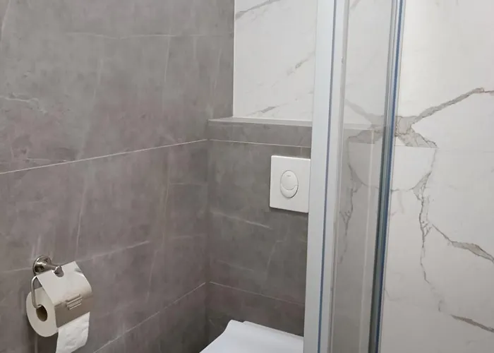 Elena - Stan Na Dan Banja Luka