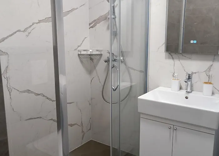 Elena - Stan Na Dan * Banja Luka